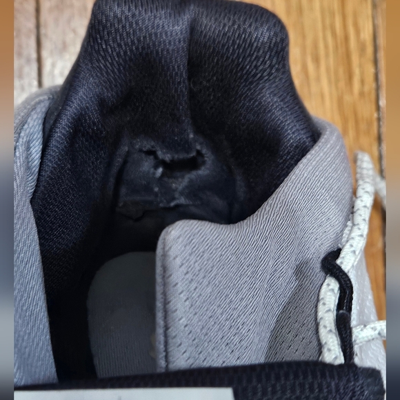 On Running Women's Black and White Sneakers Size 8.5 - Picture 13 of 16